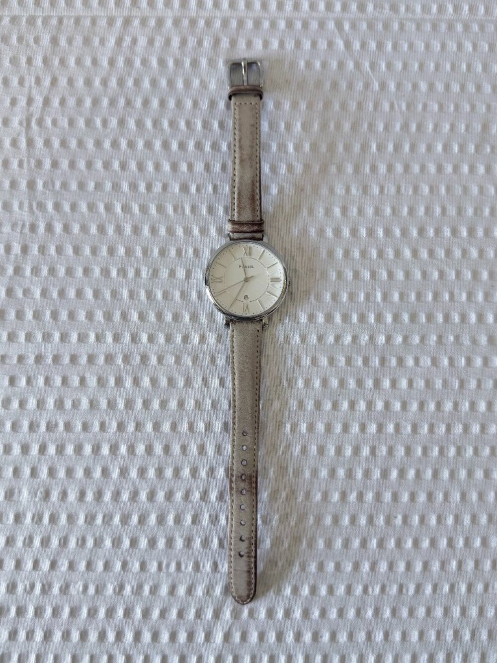 Fossil Women's Silver Dial Watch with Light Gray Leather Strap - Picture 1 of 4